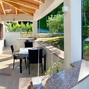 https://studio-apartment-365.in-istria.net
